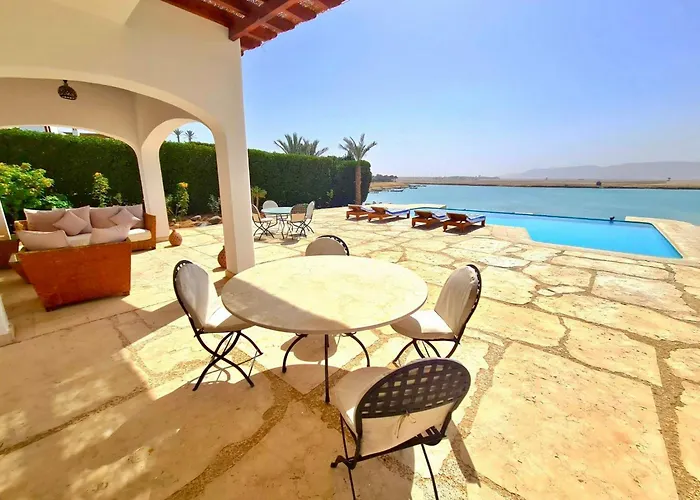Villa White